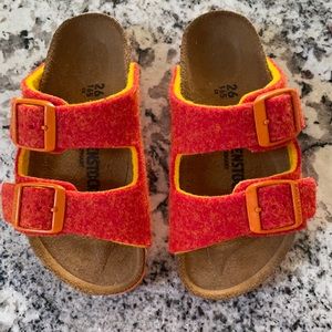 Kid Birkenstock sandals. Size 26.